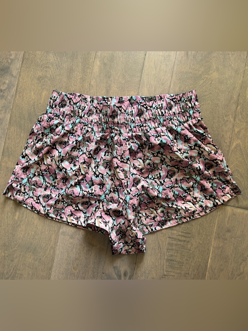 Varley Kallin Running Shorts - Picture 5 of 10